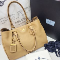 프라다 비텔로 숄더백