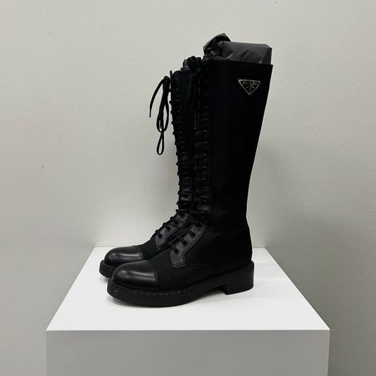 Prada 프라다 브러쉬드 레더 리나일론 레이스업 부츠 상품 이미지 1