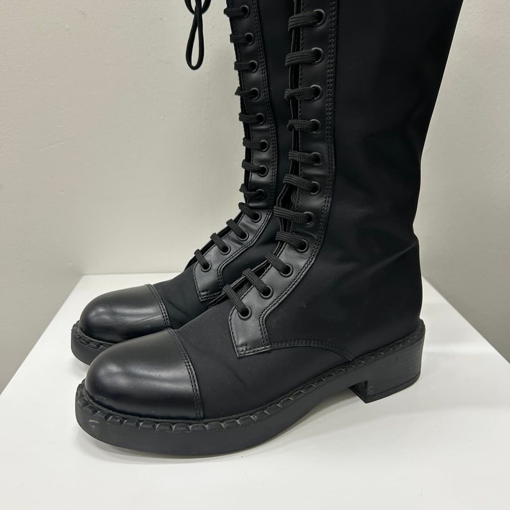 Prada 프라다 브러쉬드 레더 리나일론 레이스업 부츠 상품 이미지 3