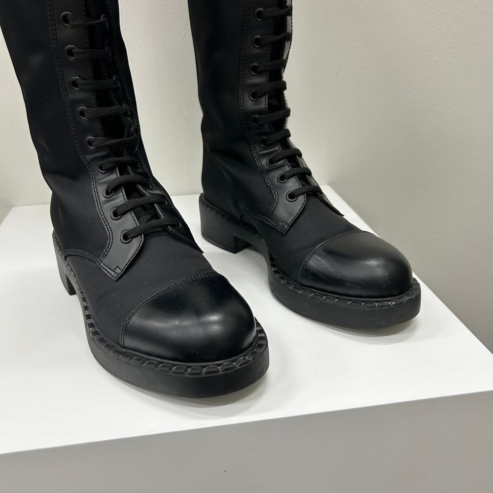 Prada 프라다 브러쉬드 레더 리나일론 레이스업 부츠 상품 이미지 4