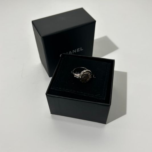 Chanel 샤넬 잼스톤 크리스탈 문 반지 상품 이미지 1