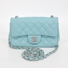 샤넬 클래식 뉴미니 크로스백