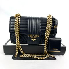 프라다(금장) 블랙 레더 다이어그램 미듐 체인