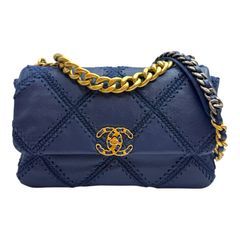 샤넬 19 카프스킨 크로셰 시즌 플랩 숄더백 블루