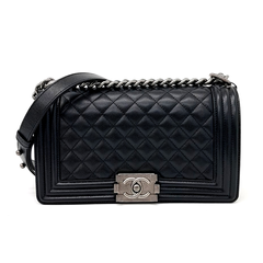 샤넬 캐비어 보이백 미듐 A67086