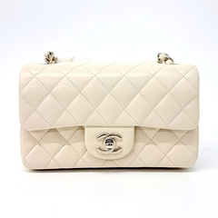 샤넬 클래식 뉴미니 크로스백