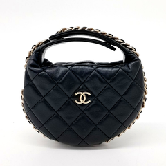 샤넬 체인 장식 파우치백