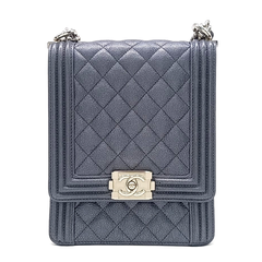 샤넬 캐비어 보이 플랩백