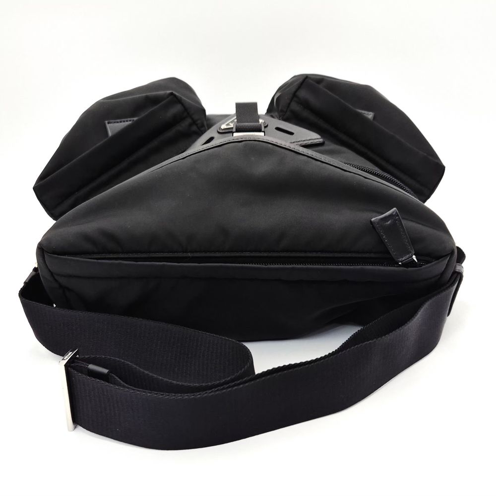 Prada 프라다 리나일론 삼각로고 숄더백 2VD062 상품 이미지 12