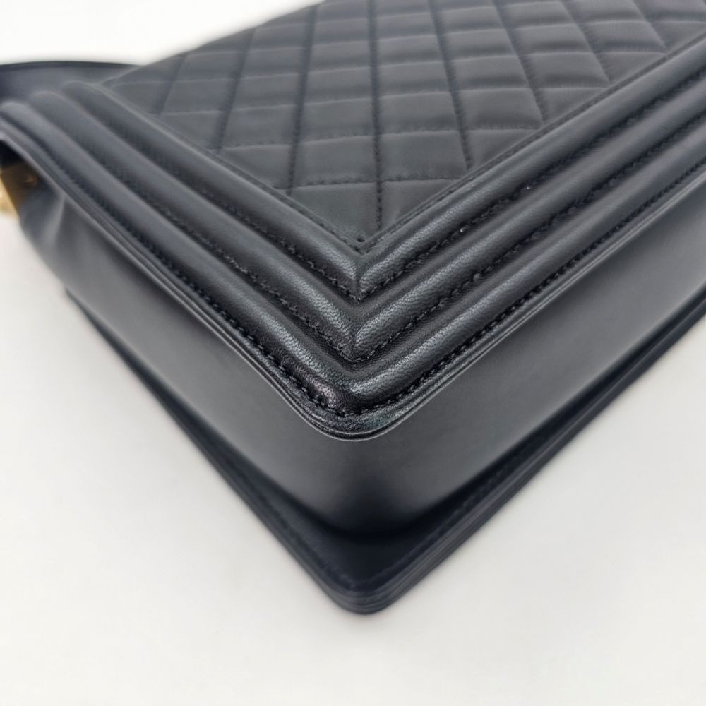 Chanel 샤넬 보이 플랩백 라지 21번대 A92193 4957 상품 이미지 13